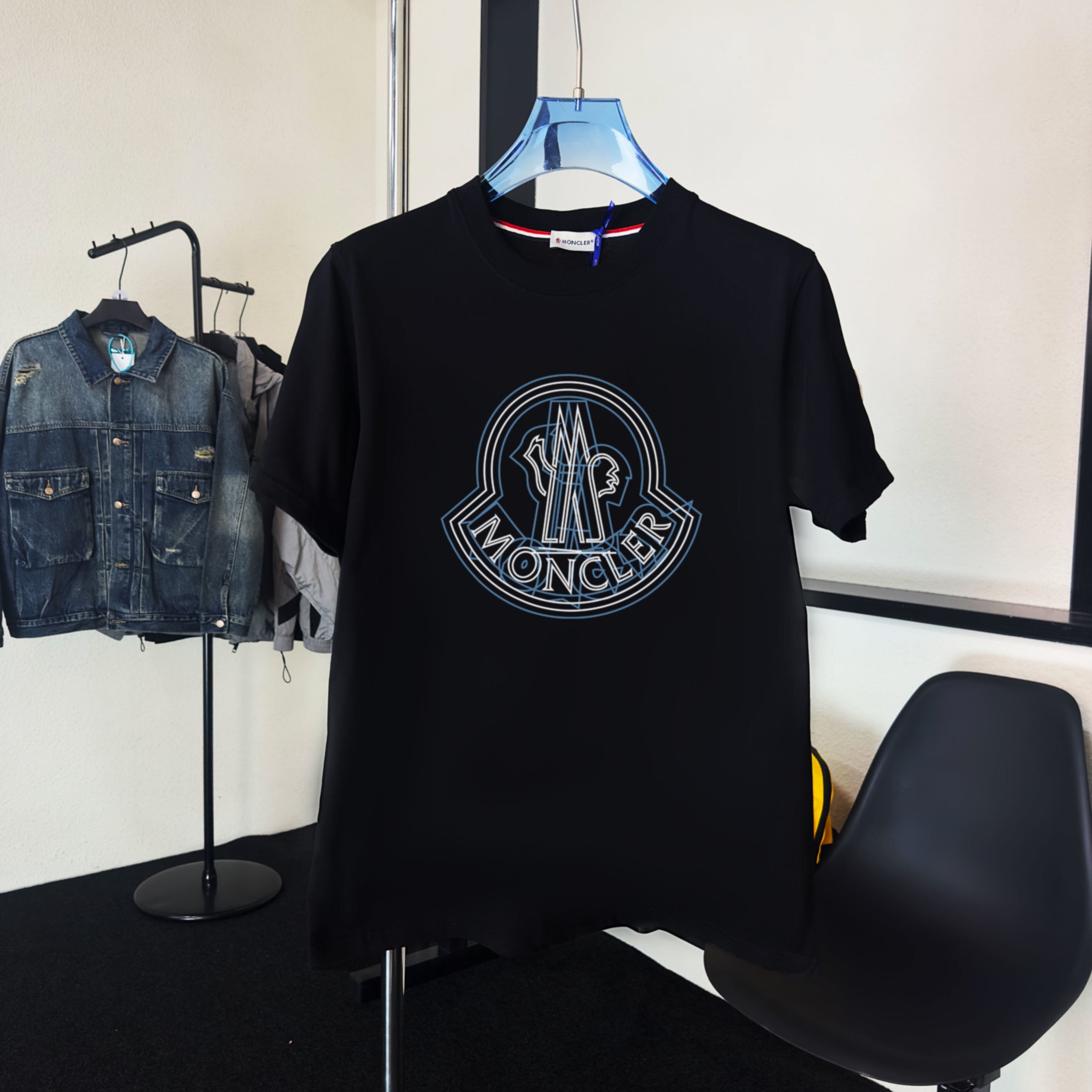 M - TSHIRT