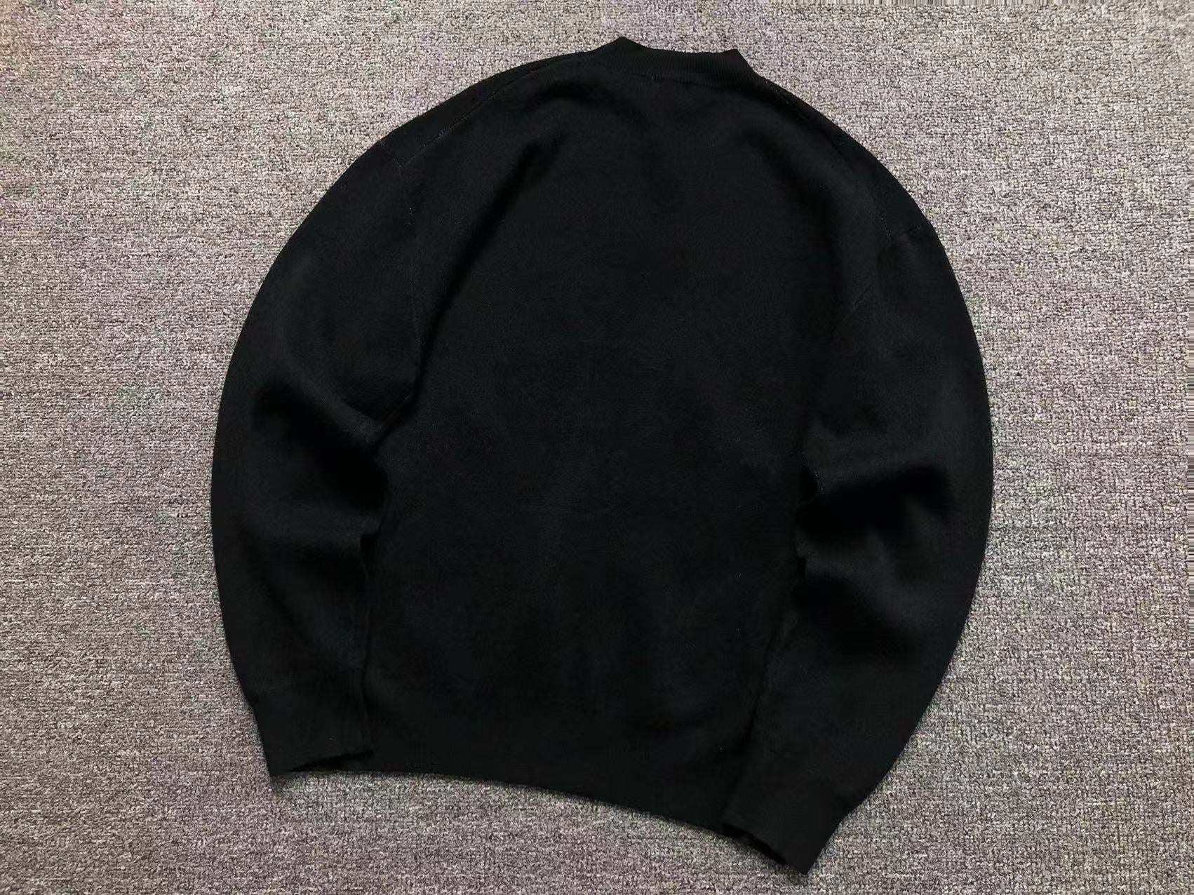 W - SWEATER