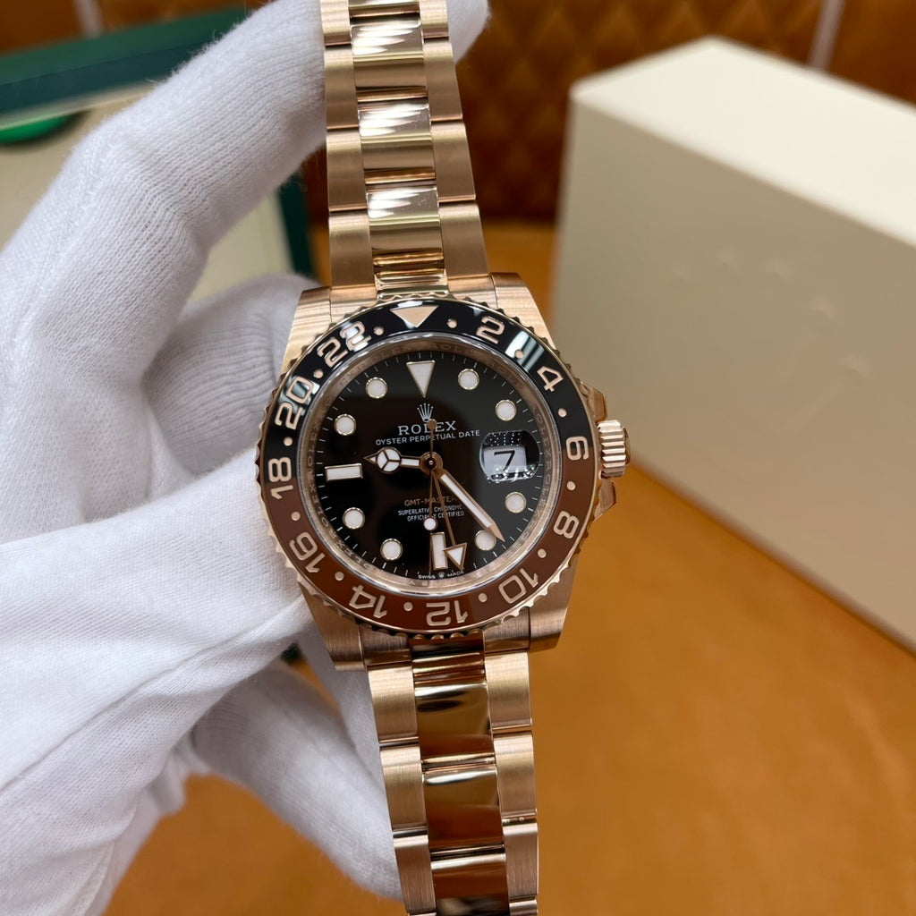 M - Watch