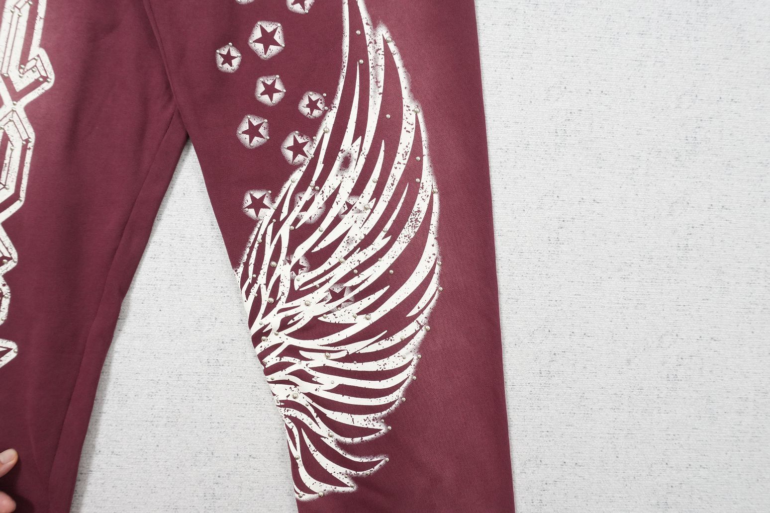 L - SWEATPANTS