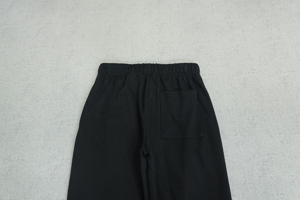 B - SWEATPANTS