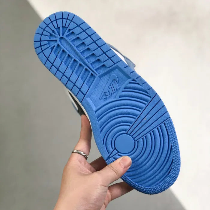 N - SNEAKERS