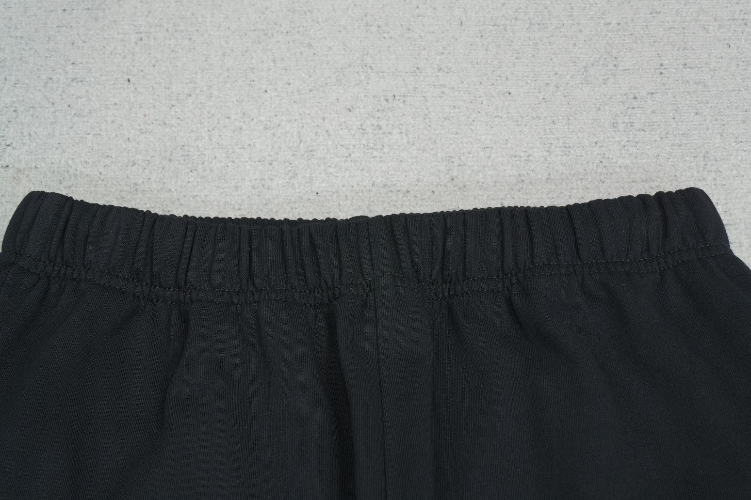 B - SWEATPANTS