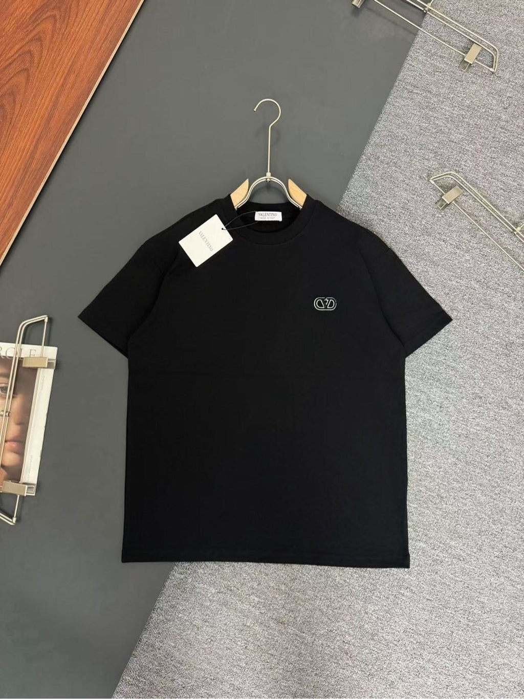 V - TSHIRT